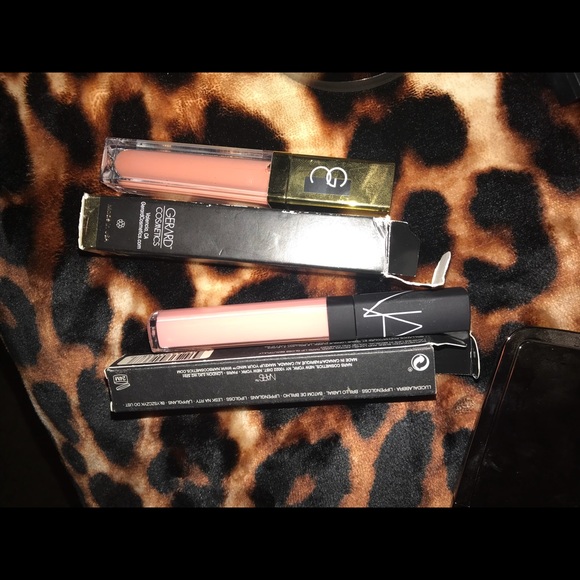 Makeup - Picture 3 of 4